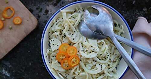 Salade de chou au miso façon coleslaw