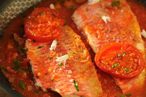 Filets de rougets sur lit de tomate