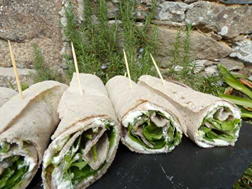 Déniché sur les blogs Wraps de blé noir au chèvre et pesto d’ail des ours de Gouezou