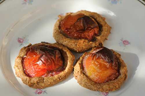 Tartelettes rustiques de sarrasin aux prunes