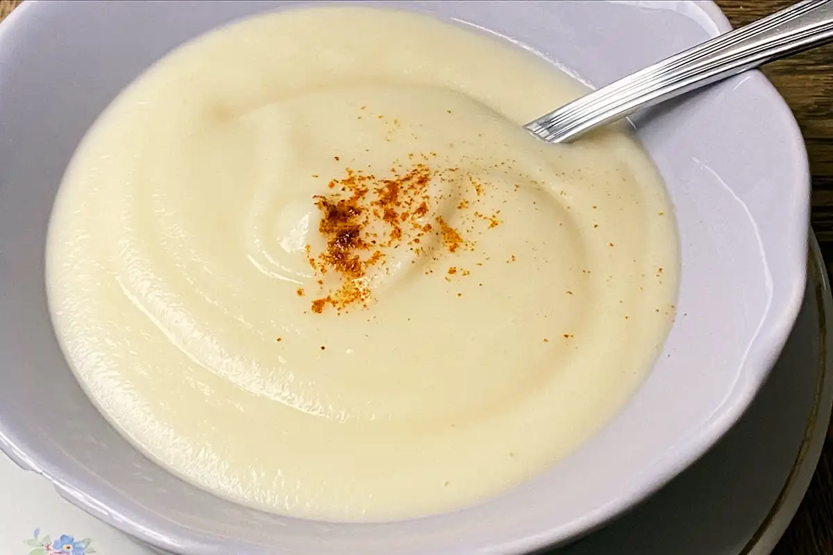 Soupe de céleri au lait de coco