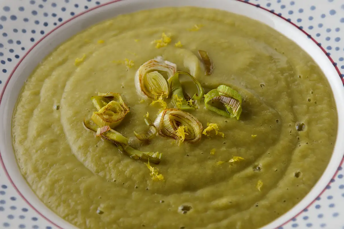 Soupe de pois cassés aux poireaux