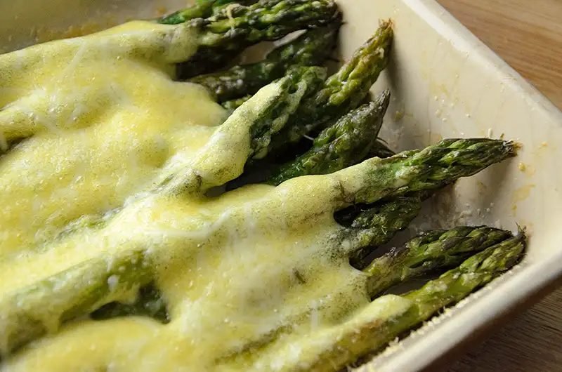 Asperges vertes gratinées