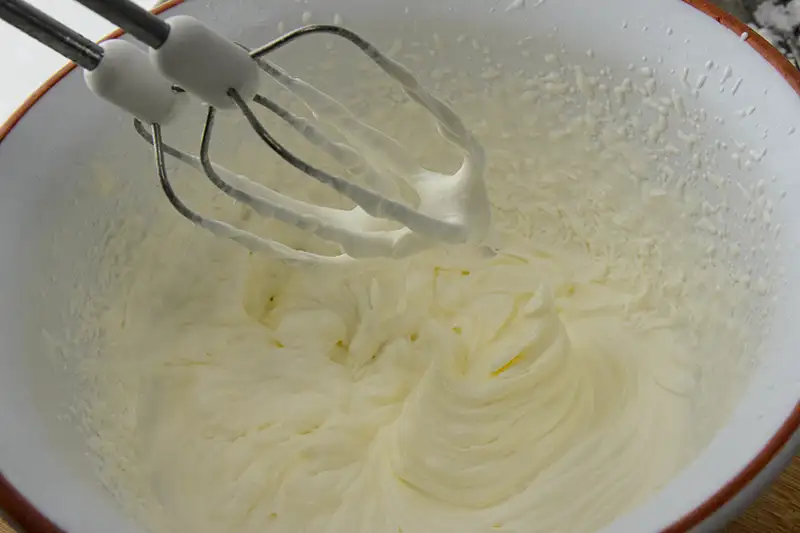 Comment monter une chantilly au batteur