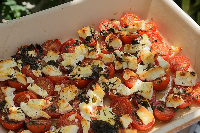 Tomates cerises gratinées à la féta
