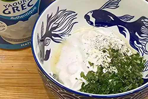 La sauce au yaourt grec de base
