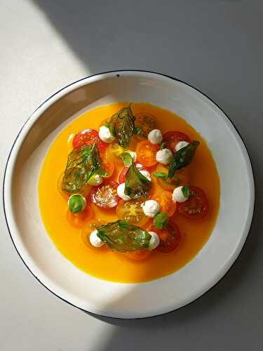 Recette Tomates cerise, burrata et gaspacho de tomate ananas