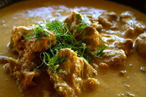 Curry d'agneau aux épices indiennes, aux fruits et au lait de coco