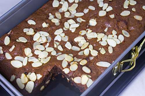 Gâteau "brownie" au chocolat noir intense