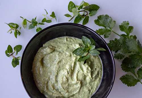 Sauce menthe, yaourt et avocat aux épices douces