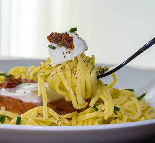 Spaghetti à la crème de tomate et mozzarelle