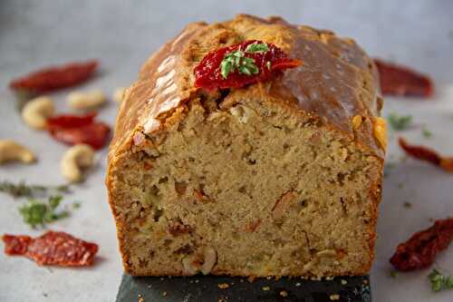 Cake d’automne aux tomates séchées et cajous