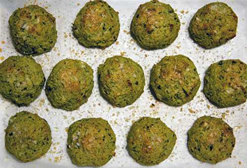 Boulettes de pois cassés, brocoli et Parmesan