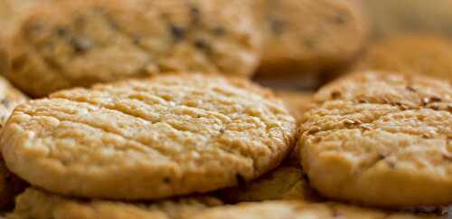 Biscuits d’apéritifs croustillants au Comté