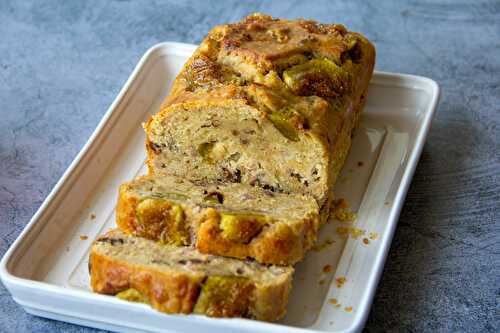 Cake salé aux figues fraîches et aux lardons