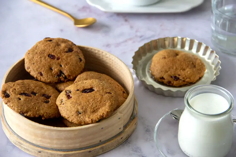 Biscuits aux flocons d’avoine, canneberges et noisettes