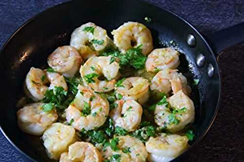 Crevettes sautées à l'ail et aux aromates