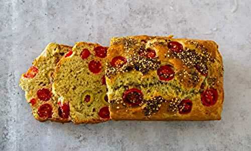 Cake aux tomates cerises, olives et Zaatar