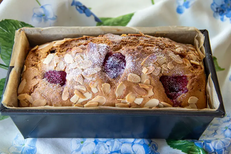 Cake très moelleux amandes et fraises