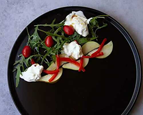 Assiette de salade de poire et Burrata