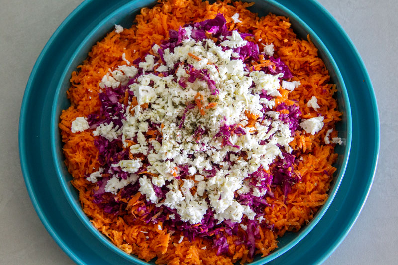Salade de chou rouge, carottes et féta