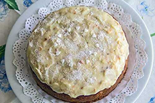 Carrot cake avec un glaçage rocher blanc
