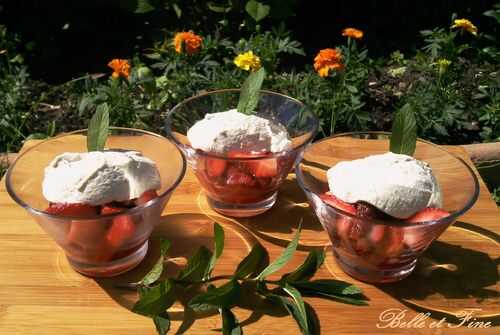 Fraises confites, chantilly à la menthe