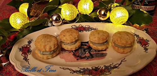 Macarons aux herbes fourrés à la crème de roquefort