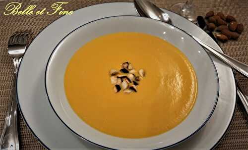 Velouté de Butternut au chèvre et amandes