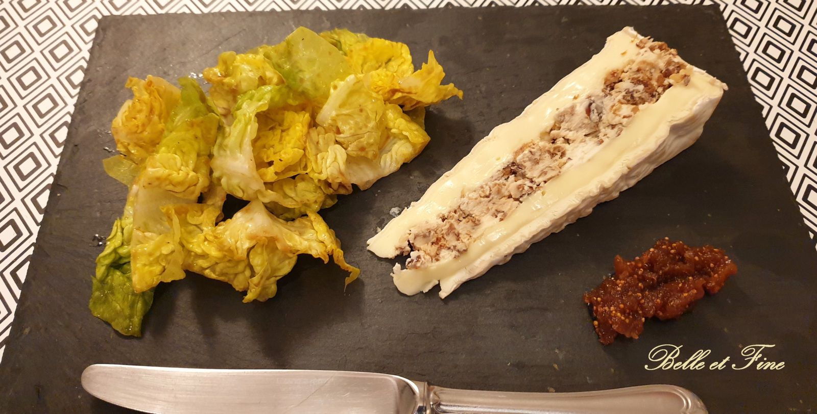 Brie farci aux figues et aux noix, compotée de figues et salade à l’huile de noix