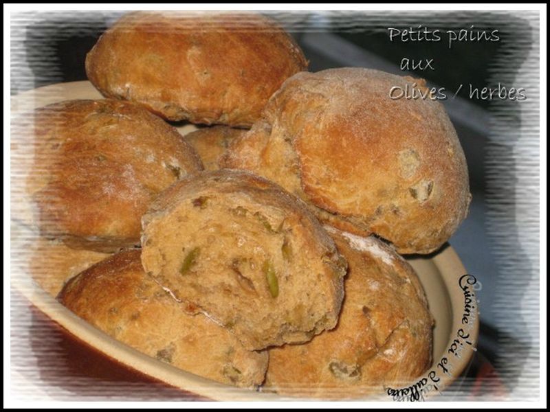 Petits pain de campagne aux olives - Cuisine d'ici et d'ailleurs