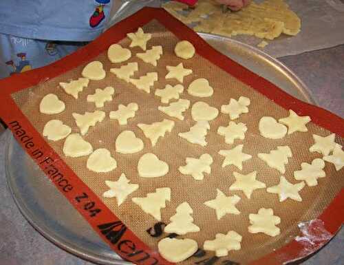 Biscuits au sucre à l'emporte-pièce