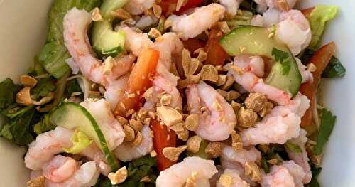 Salade croquante aux crevettes nordiques, vinaigrette asiatique