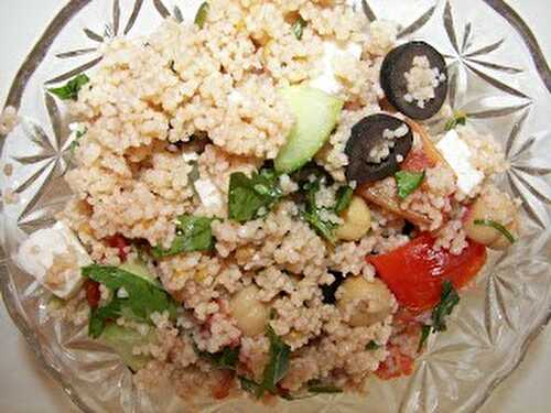 Salade de couscous, feta et pois chiches