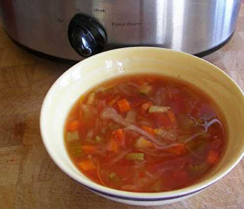 Une soupe aux légumes toute simple à la mijoteuse... et une preuve vidéo incriminante....