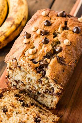 Banana bread au beurre de cacahuète et chocolat