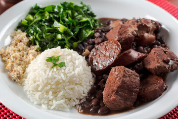 La Feijoada : Un Festin Chaud et Copieux