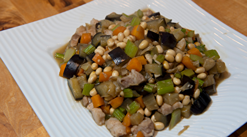 Sauté d'aubergine aux graines de soja