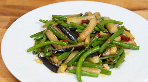 Sauté d'aubergine et haricots verts
