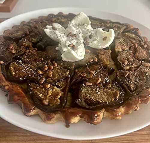 Tatin aubergine, burrata et pignons