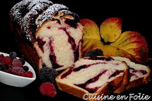 Babka aux fruits rouges