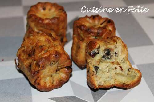 Cannelés au roquefort, noix et coing