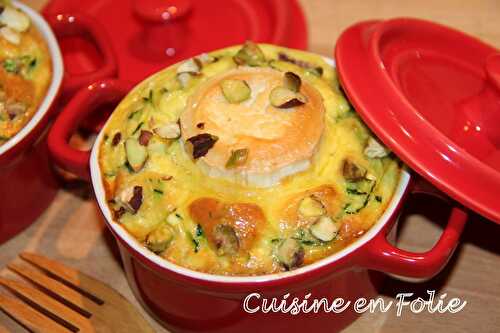 Flan en cocotte de courgettes, chèvre, curcuma et amandes