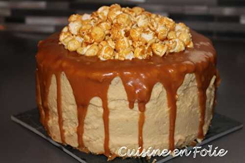 Layer cake aux pommes et caramel au beurre salé