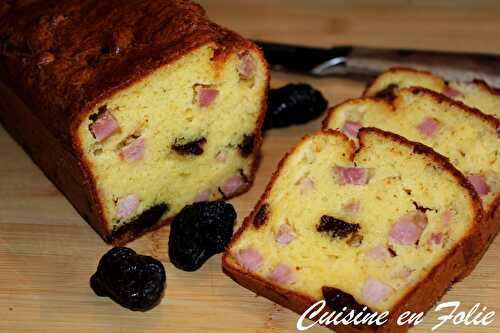 Cake au jambon et aux pruneaux