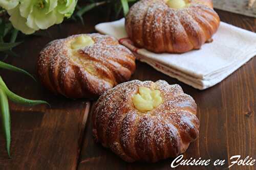 Brioches à la crème pâtissière