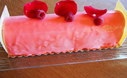 Buche Ispahan de Pierre Hermé - Comment bien terminer un repas de réveillon