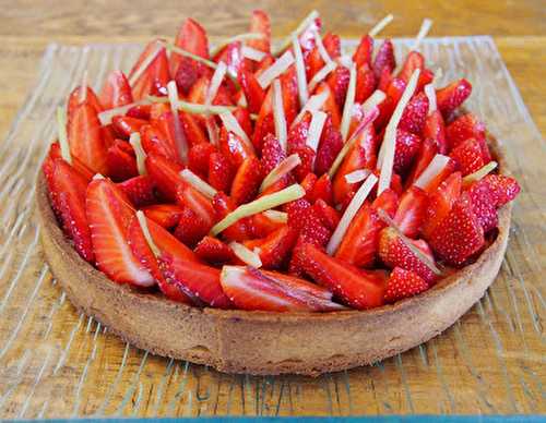 Tarte rhubarbe, fraises & celeri