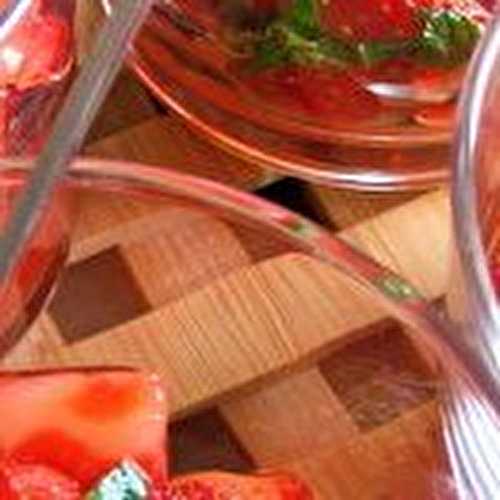Salade orientale de fraises à la menthe