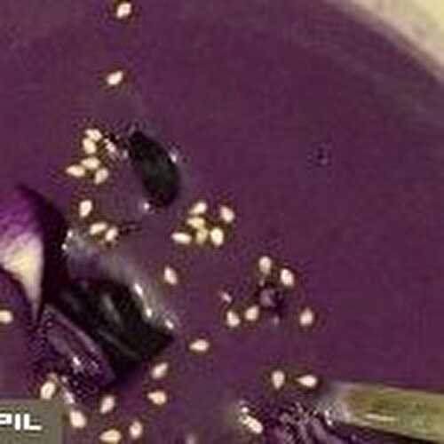 Soupe violette au chou rouge